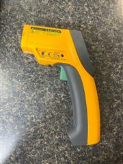 USED FLUKE 66 IR THERMOMETER W/HARD CASE